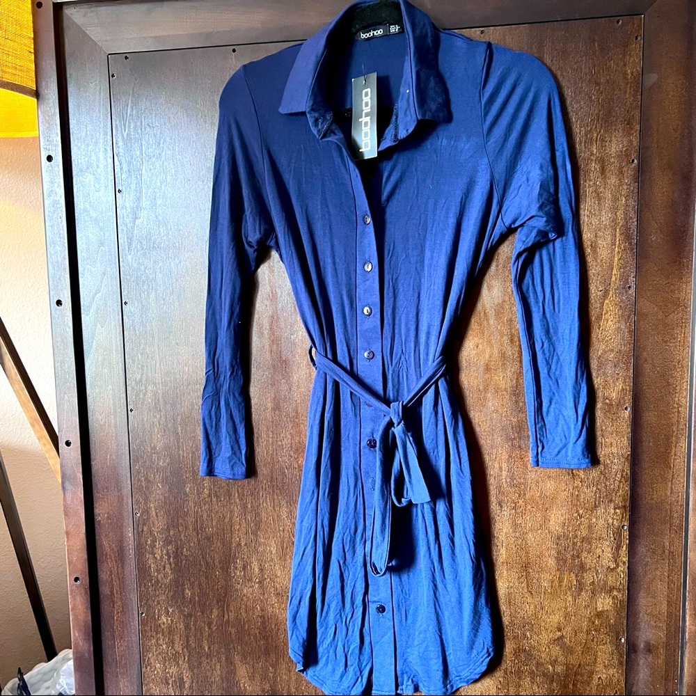 Button up dress from BooHoo! Size 2. Collared dress.